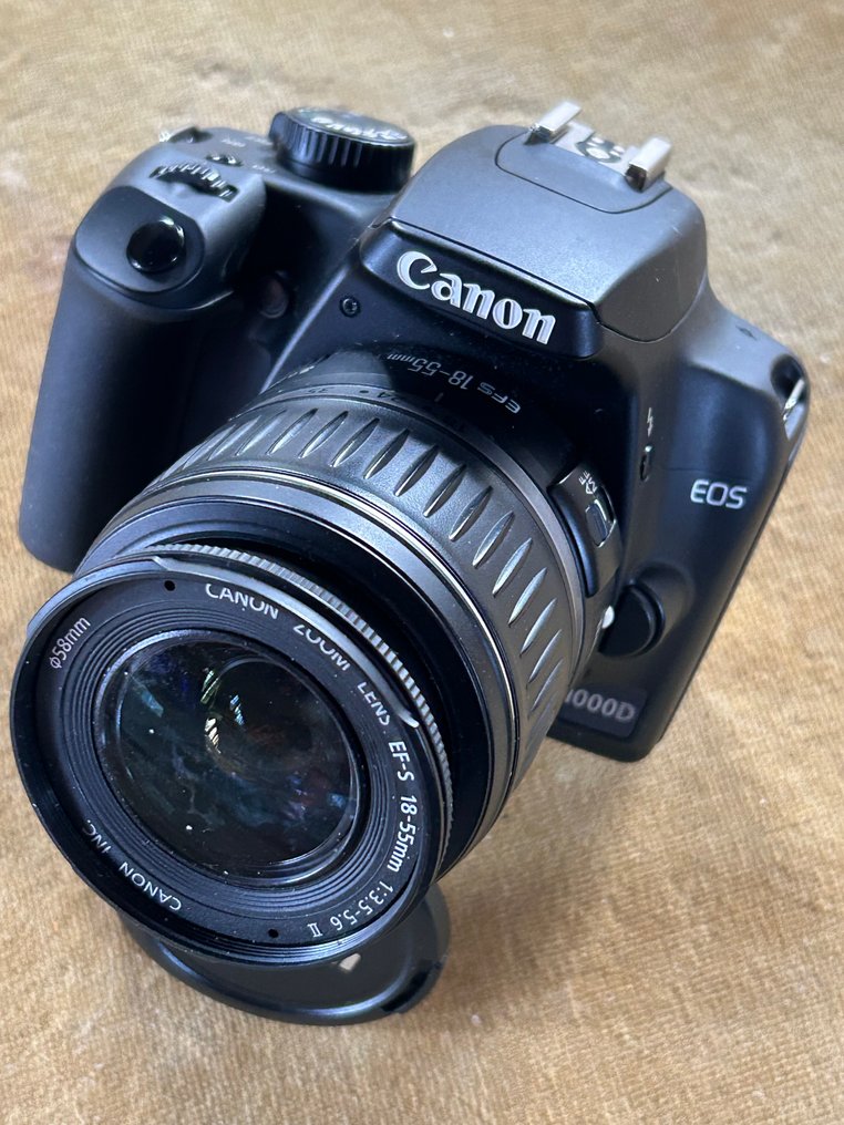 Canon EOS 1000D + EF-S 18-55 II Câmera reflex digital (DSLR) #1.0