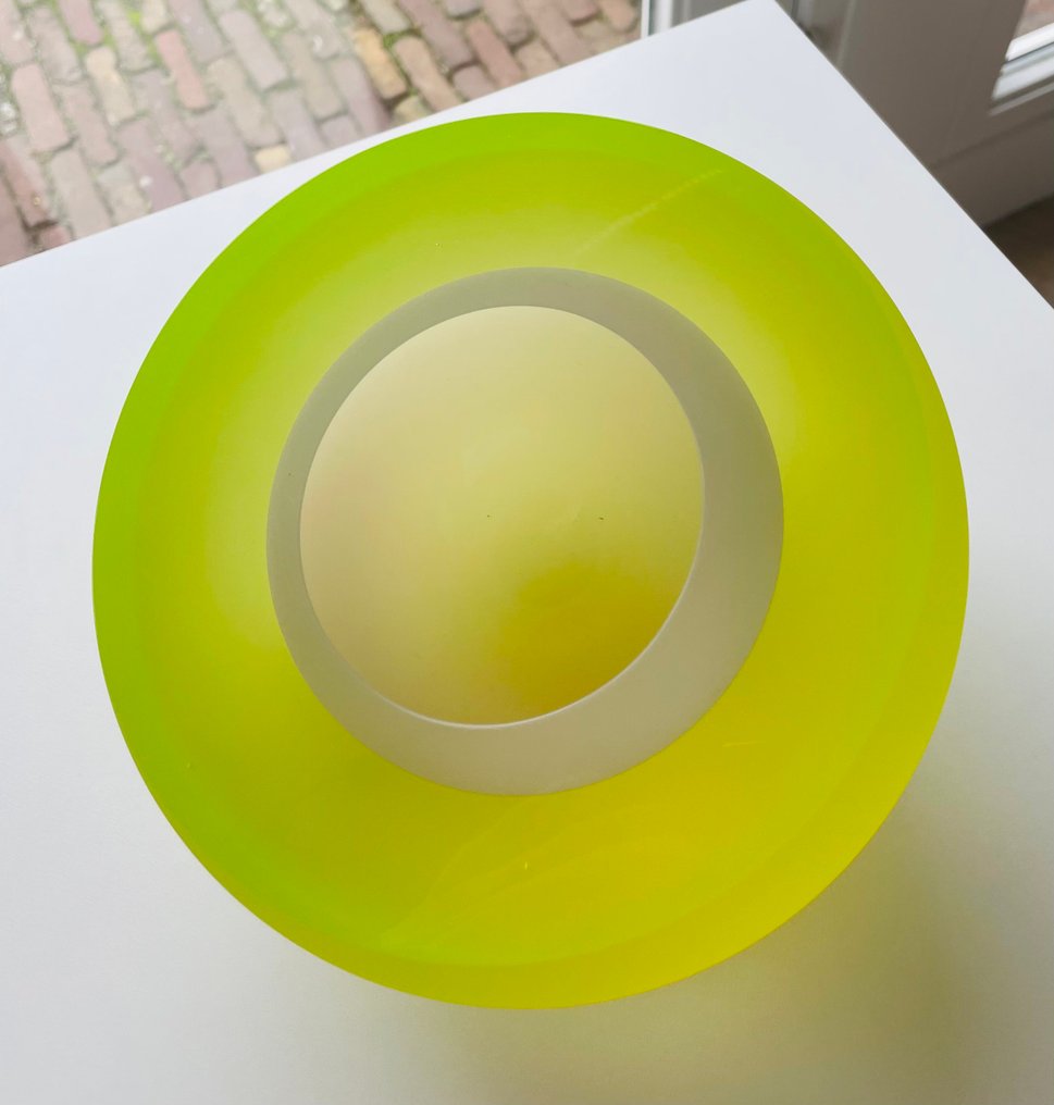 George Broft Unique 6.1 kilo - Sculpture, “ WHITE EYE ” - 20 cm - Glass #4.3