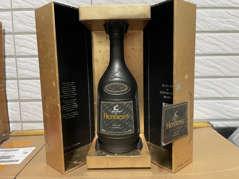 Hennessy - Chris Bangle Limited Edition VSOP   - b. 2013  - 700 毫升 #1.0