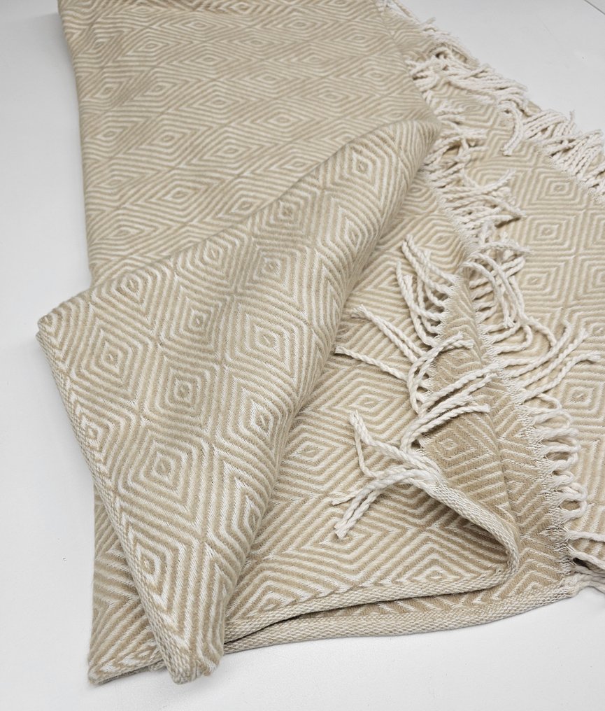 Exclusive large cotton blend plaid in light and dark gray with diamond pattern design - 200x150cm - - Throw  - 200 cm - 150 cm #1.0