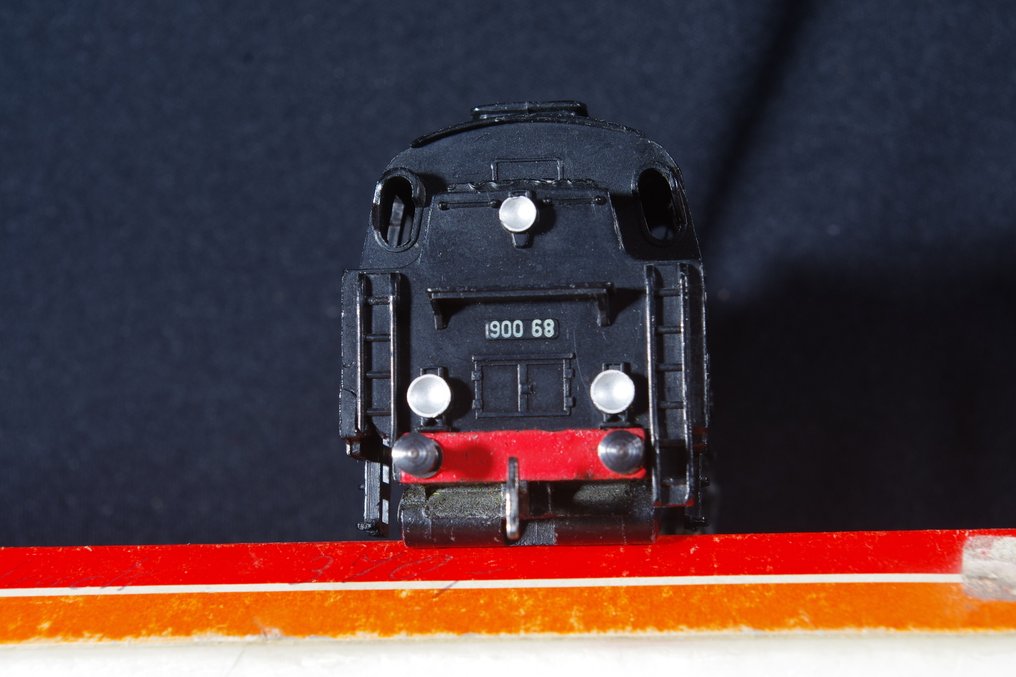 Märklin H0 - 3000 - Ατμομηχανή (1) - Εσφαλμένη εκτύπωση των 3000. Η σφραγίδα ήταν τοποθετημένη στο κεφάλι του BR 900 68. - DB #1.0
