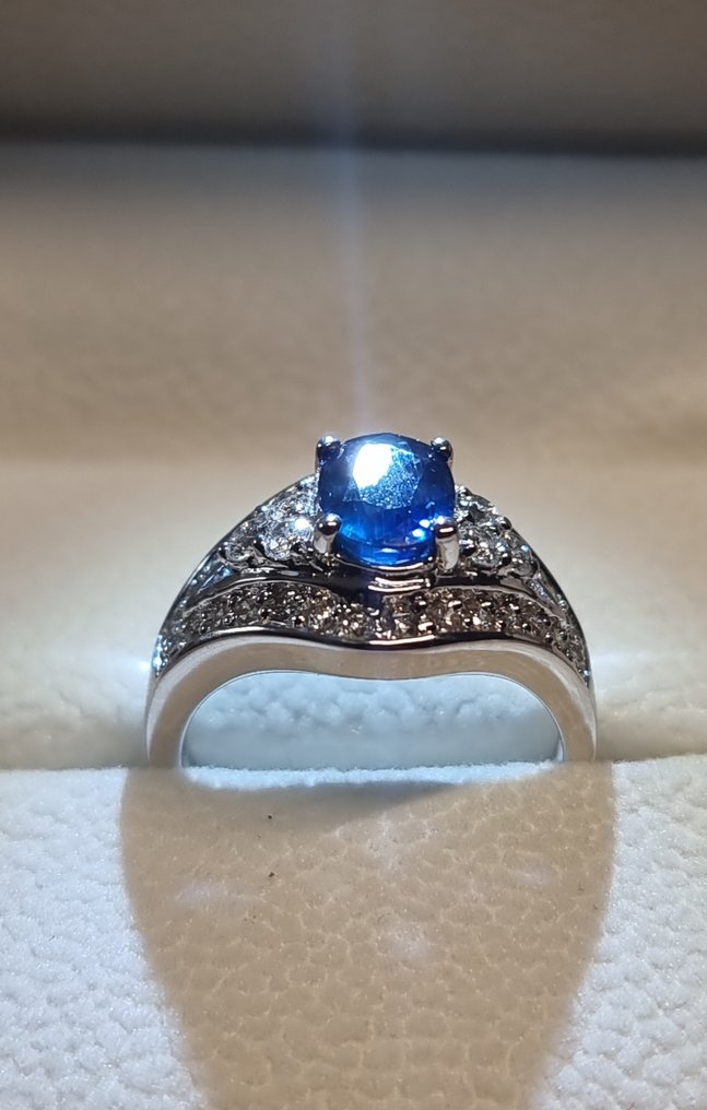 戒指 - 18K包金 白金 - 2.62ct. tw. 蓝宝石 - 钻石 #1.0