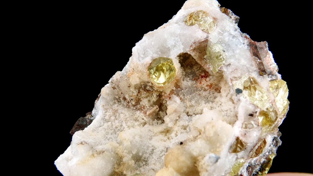 Apatite - Miniera Cerro de Mercado, Durango, Messico - Altezza: 6.3 cm - Larghezza: 5.2 cm- 161 g #3.2