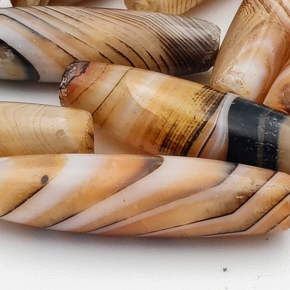 古藏语/尼泊尔语 天然带状玛瑙 项链珠子护符 - 30 mm #4.3