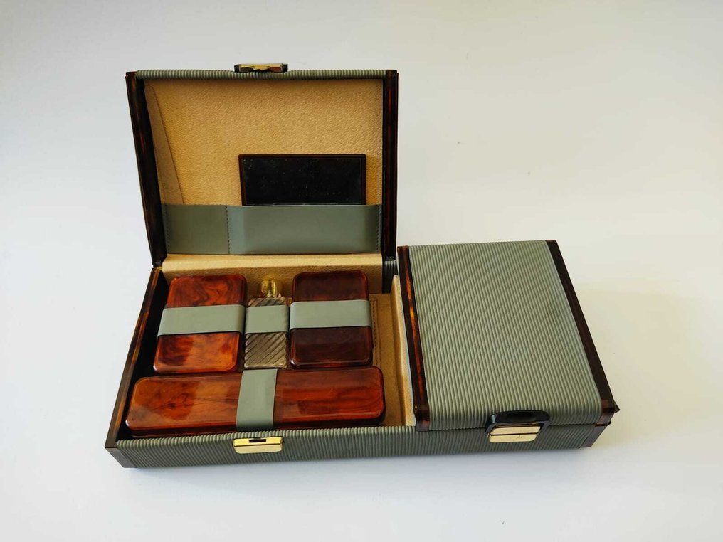 Geantă cosmetică - Plastic #1.0