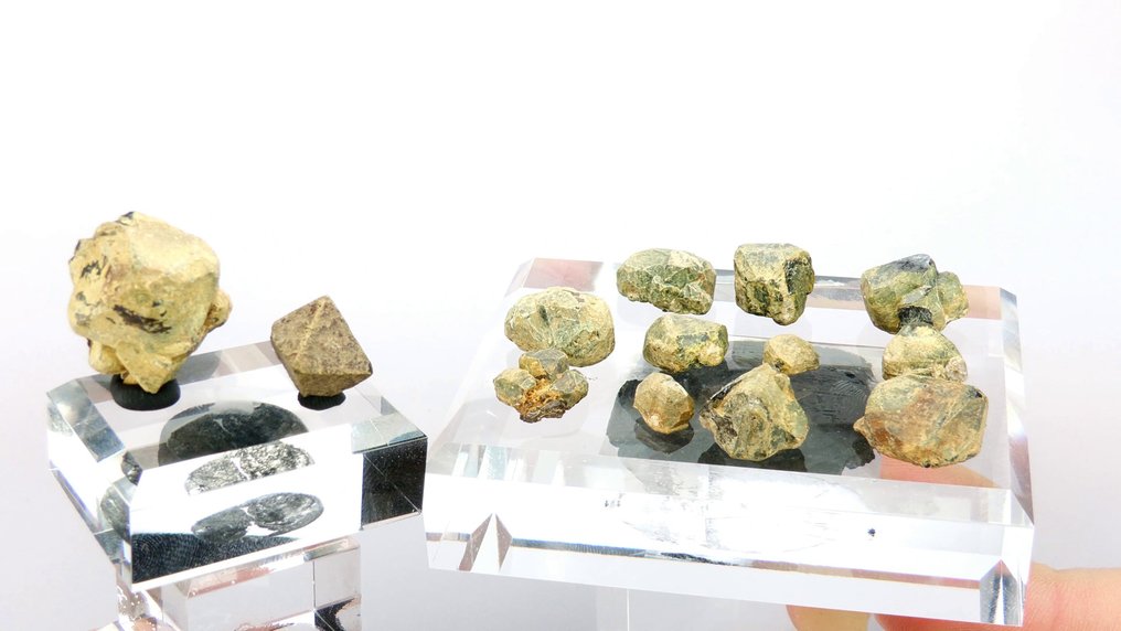 Betafite（13个集合） -  Betafo，马达加斯加 - 高度: 2.4 cm - 闊度: 2.1 cm- 47 g #1.0