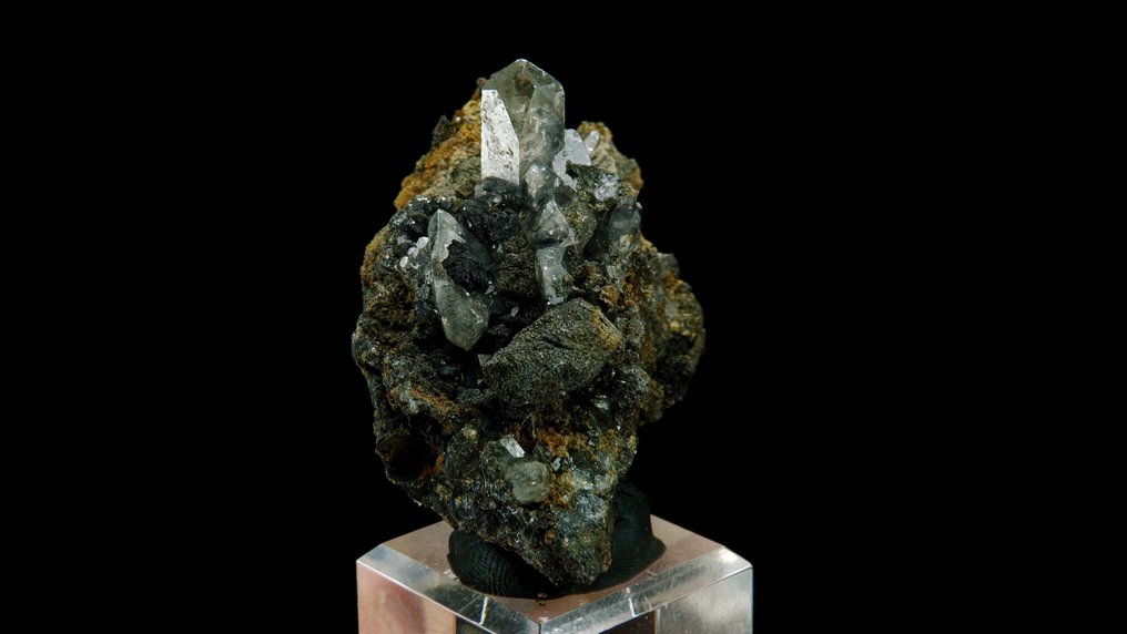 Anglesite - Monteponi mine, Iglesias, Sardinia, Italy - Height: 5.1 cm - Width: 3.5 cm- 67 g #2.1