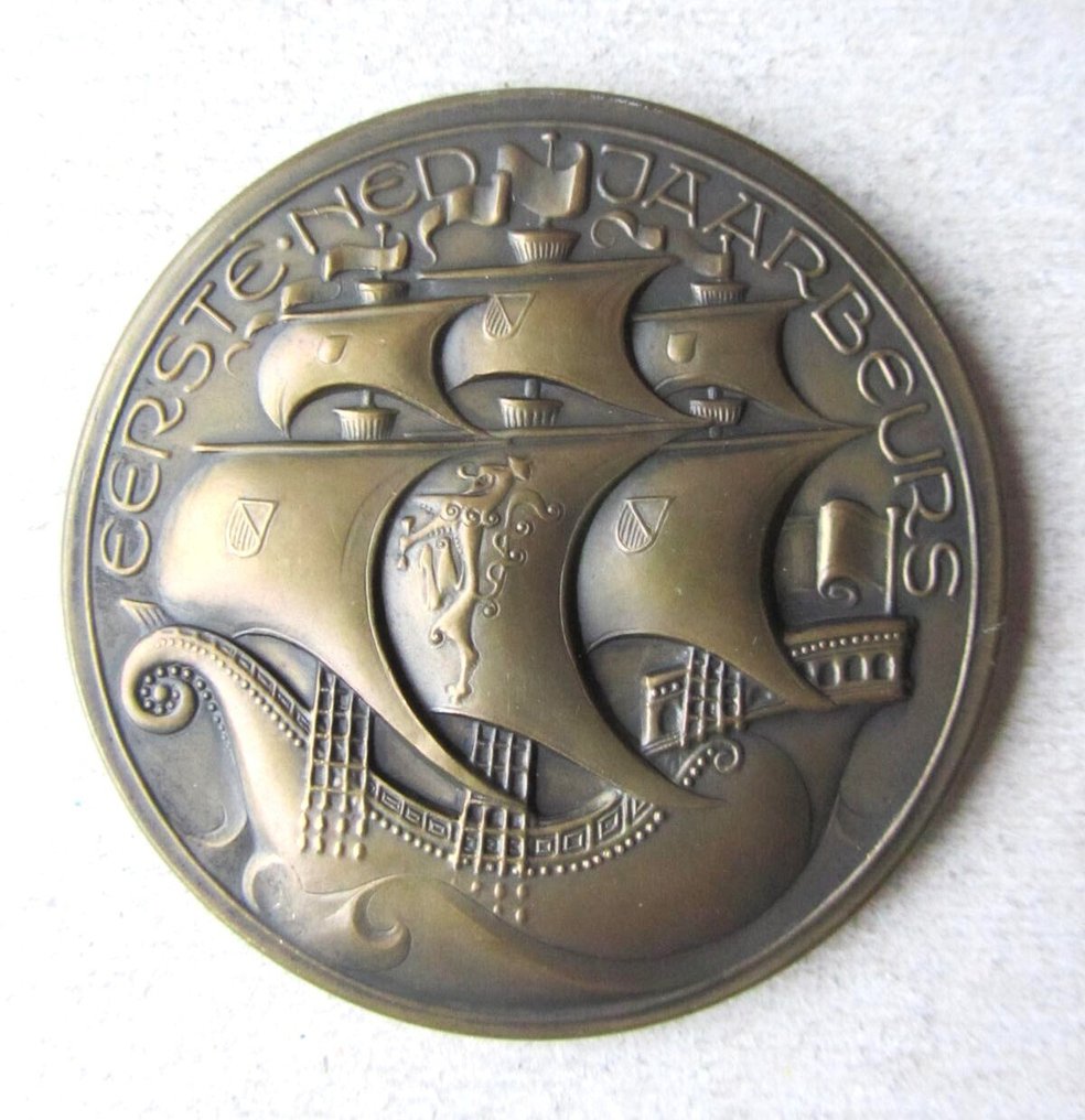 Netherlands. Medal Utrecht 'Eerste Ned. Jaarbeurs 1917' by C.J. van der Hoef  (No Reserve Price) #1.0