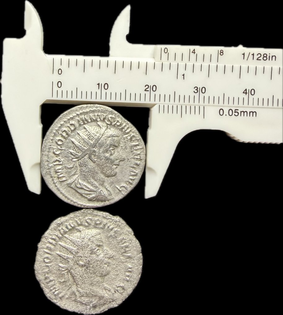Empire romain. Gordien III (238-244 apr. J.-C.). Lot of 2 AR Antoniniani (Sans Prix de Réserve) #2.1