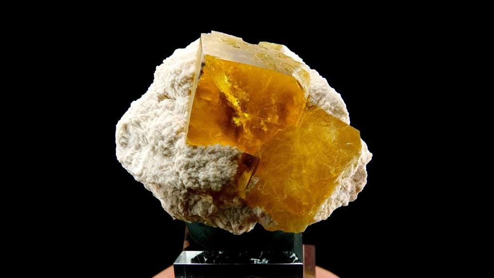 黄方解石在重晶石上 中国，北京，怀柔 - 高度: 4.8 cm - 闊度: 3.8 cm- 68 g #1.0