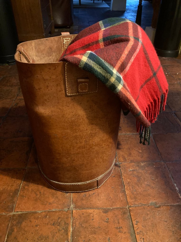 Basket - juchtleer - feeding trough for horses #1.0