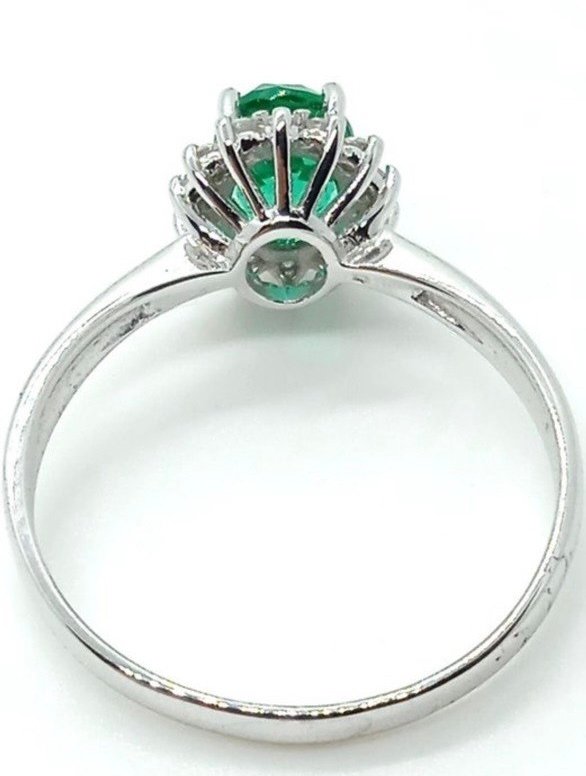 Nincs minimálár - Gyűrű - 18 kt. Fehér arany Smaragd - Gyémánt #1.0