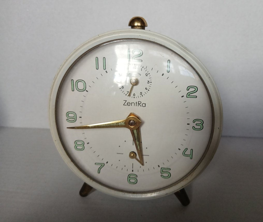 Table/desk clock  (4) - Wuba, Kenzle, ZentRa en Vitjaz -   Metal, Glass - 1960-1970 - Mechanical alarm clocks #2.1