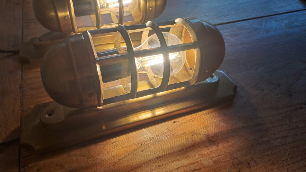 EOD Bv Holland Ship's cabin light (2) - Brass #4.3