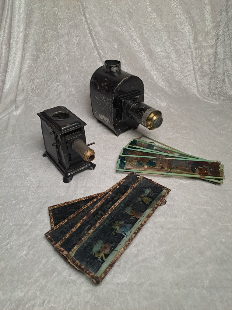 Unknown Brand 2 x Laterna Magica and 13 glass slides | Aparat analogowy #1.0