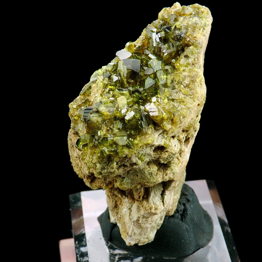 Vesuvianite - Hamrefjell, Øvre Eiker, Buskerud, Norvegia - Altezza: 4.5 cm - Larghezza: 2.8 cm- 74 g #1.0
