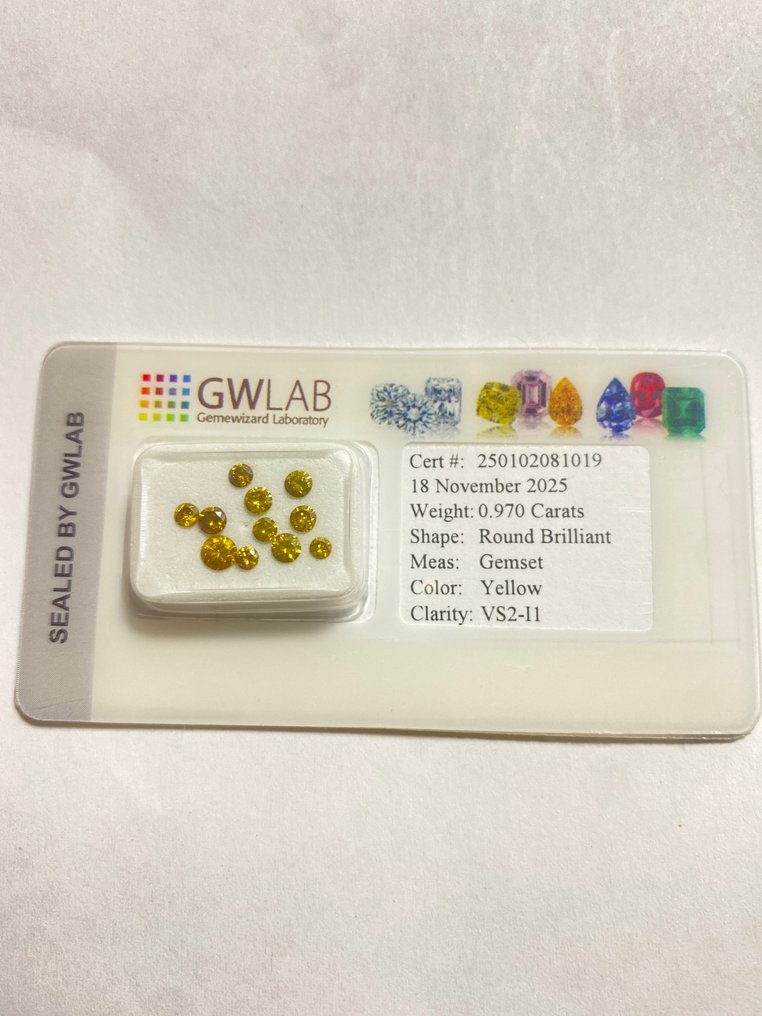 Ingen reservasjonspris - 11 pcs Diamant (Fargebehandlet) - 0.97 ct - Rund Gul - VS2, I1 - Gemewizard Gemologisk laboratorium (GWLab) #1.0