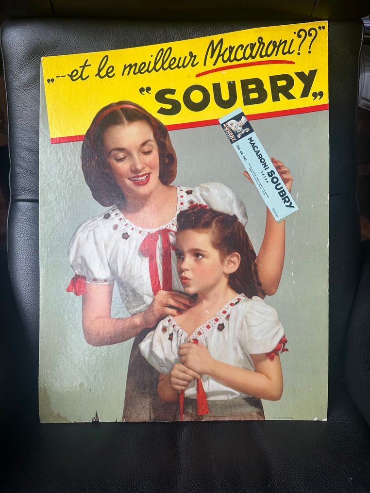 Macaroni Soubry - 廣告牌 - 纸箱 #1.0