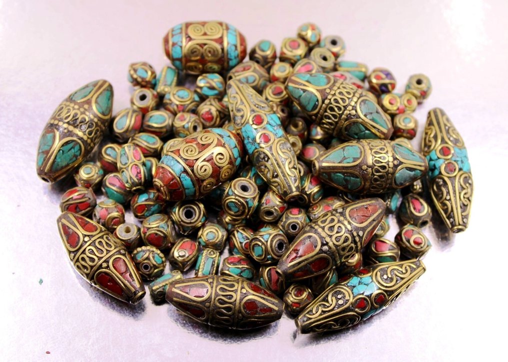 107 Perle di preghiera nepalese fatte a mano, davvero bellissime Corallo, lapislazzulo e turchese- 229.3 g #1.0