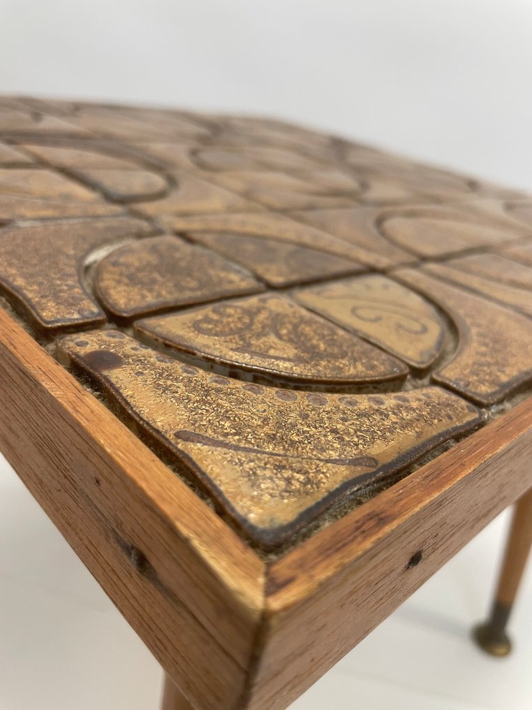 边桌 - 木材金属瓷砖 - 边桌 / 植物桌 / 杰作 #4.3