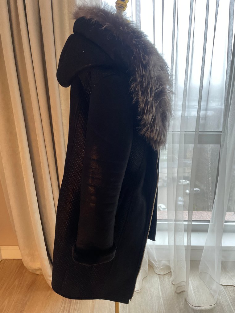 Artisan Furrier - Γούνινο παλτό #1.0