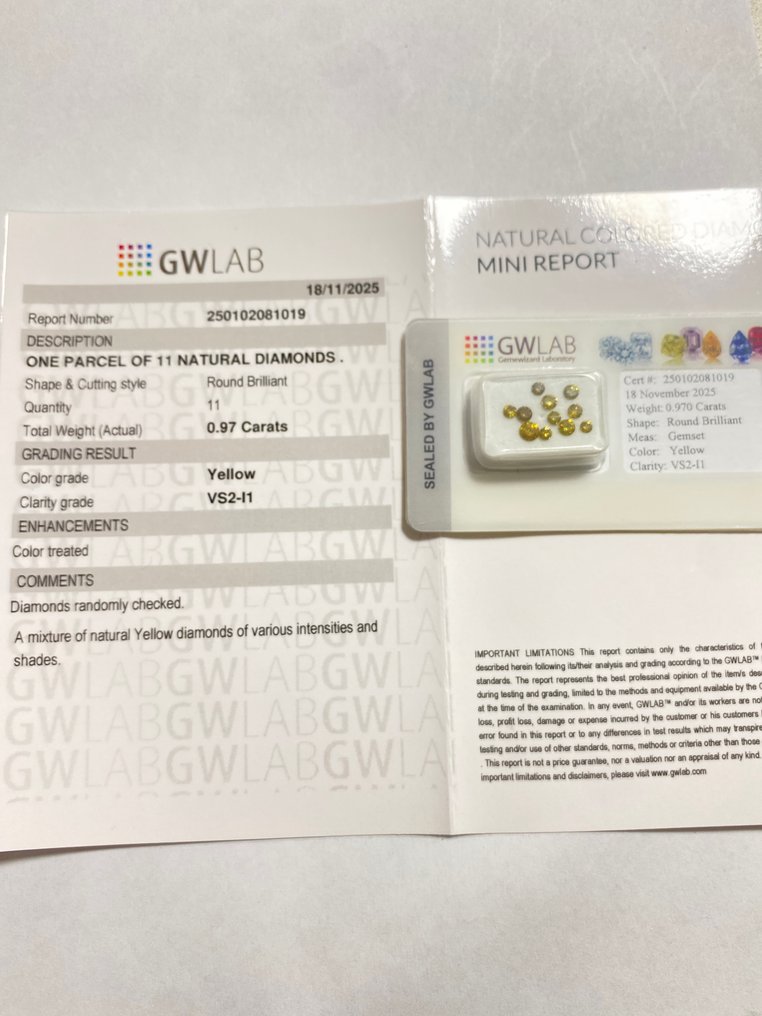 Ingen reservasjonspris - 11 pcs Diamant (Fargebehandlet) - 0.97 ct - Rund Gul - VS2, I1 - Gemewizard Gemologisk laboratorium (GWLab) #4.3
