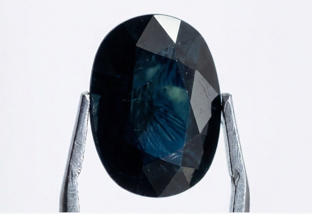 蓝宝石  - 3.48 ct - Bellerophon 宝石实验室 - 深绿色偏蓝色 #2.1