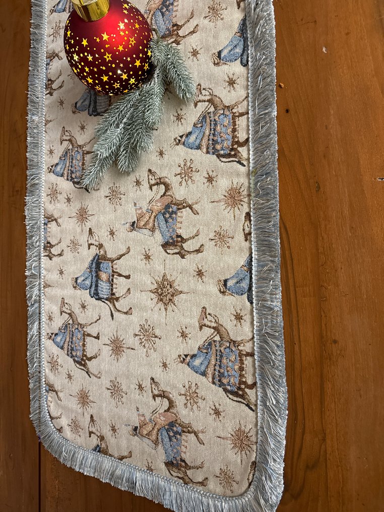 Elegant Christmas scene of the Magi on dromedaries. - Runner - 150 cm - 57 cm #2.1