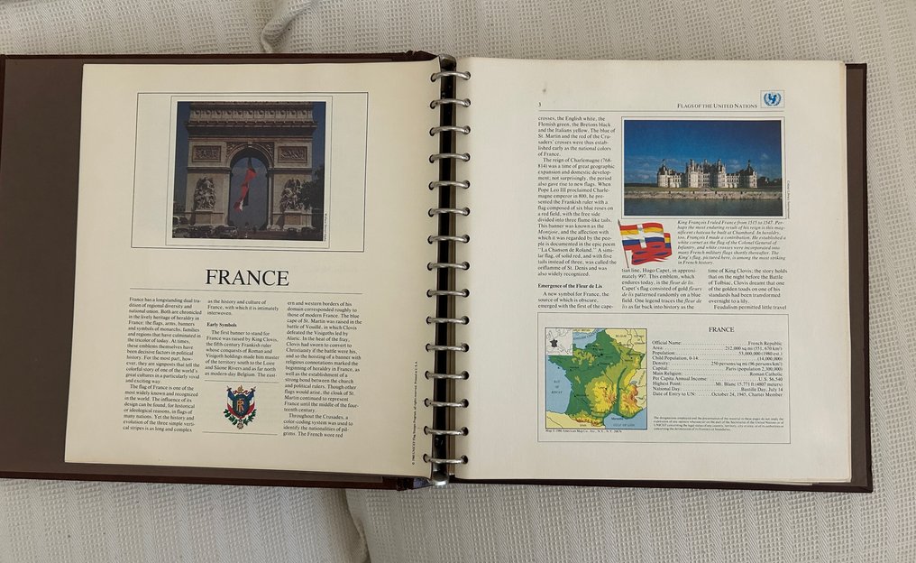 世界  - Unicef专辑，包含32个包，第一天发售的专辑包，以及Ecu。 #3.2