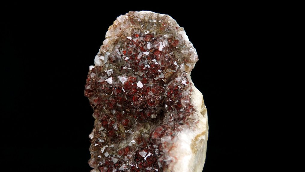 Quartz con inclusioni ematoidi - La miniera di L'Argentolle, Morvan, Francia - Altezza: 8.3 cm - Larghezza: 6.4 cm- 146 g #4.3