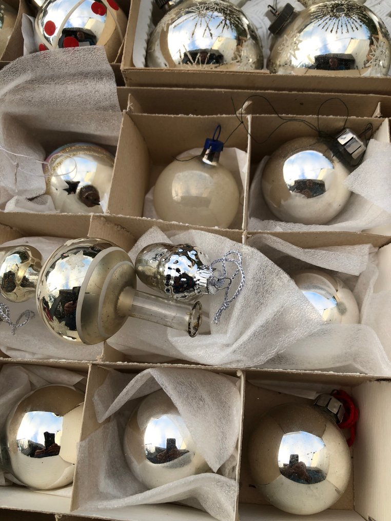 圣诞小饰品 (67) - 银色球和圣诞树顶 - 玻璃 - 旧的球 #1.0