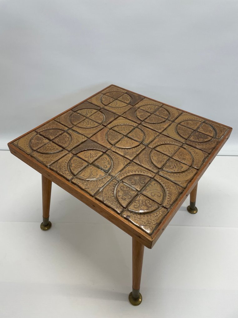 边桌 - 木材金属瓷砖 - 边桌 / 植物桌 / 杰作 #2.1