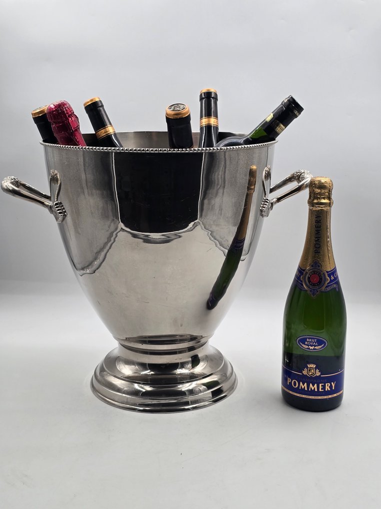 Weinkühler - Groß, strak gestaltetes Modell mit Perlrand. - Versilbert oder verchromt auf Kupfer - Geeignet für 6 Flaschen #2.1