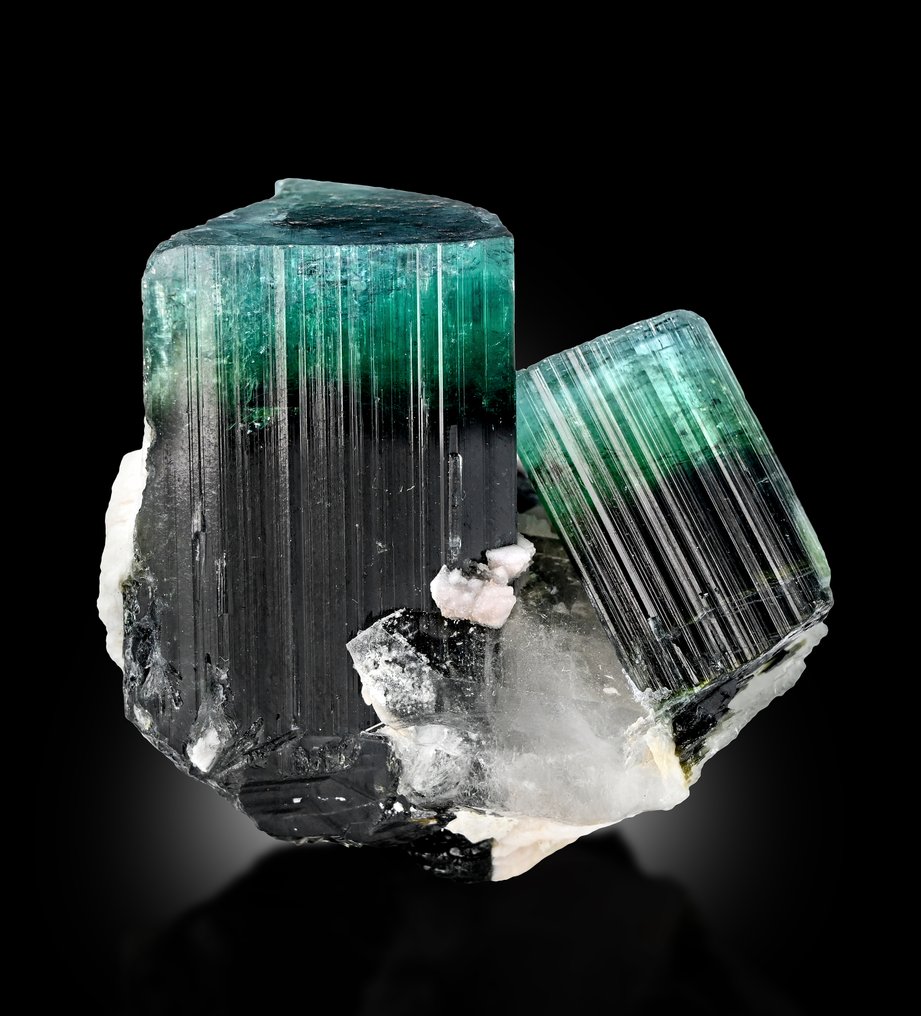 Tourmaline Specimen - Height: 5 cm - Width: 4 cm- 95 g - (1) #1.0