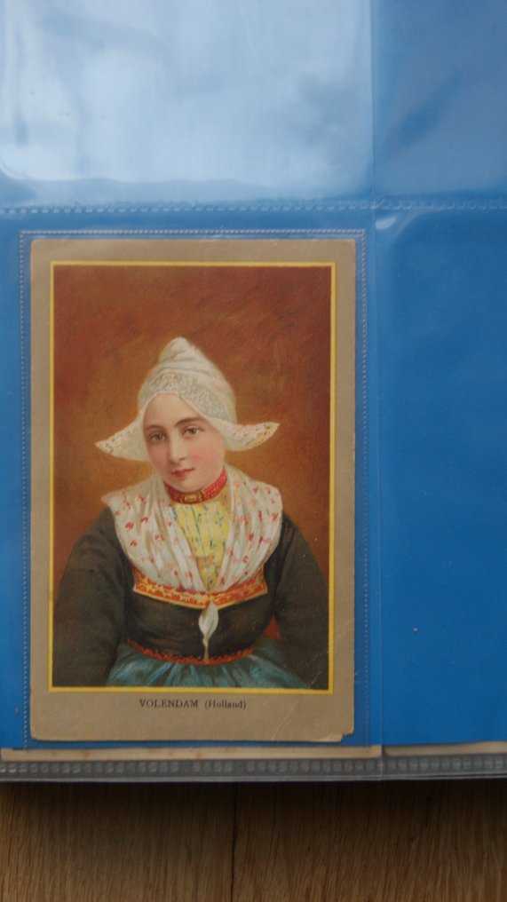 Nederland - Album Folklore / Klederdracht - uit diverse regio's -Diverse reeksen , veel series en getekende - Ansichtkaart album (163) - 1910-1970 #4.3