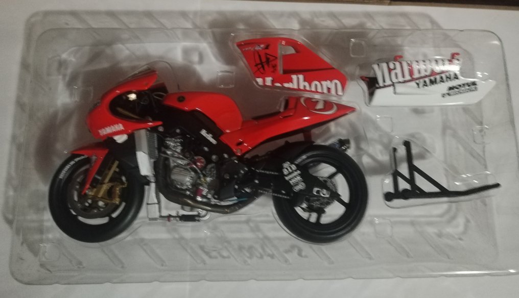 yamaha - World Superbike - Carlos checa - Scale 1/12 model bike #1.0