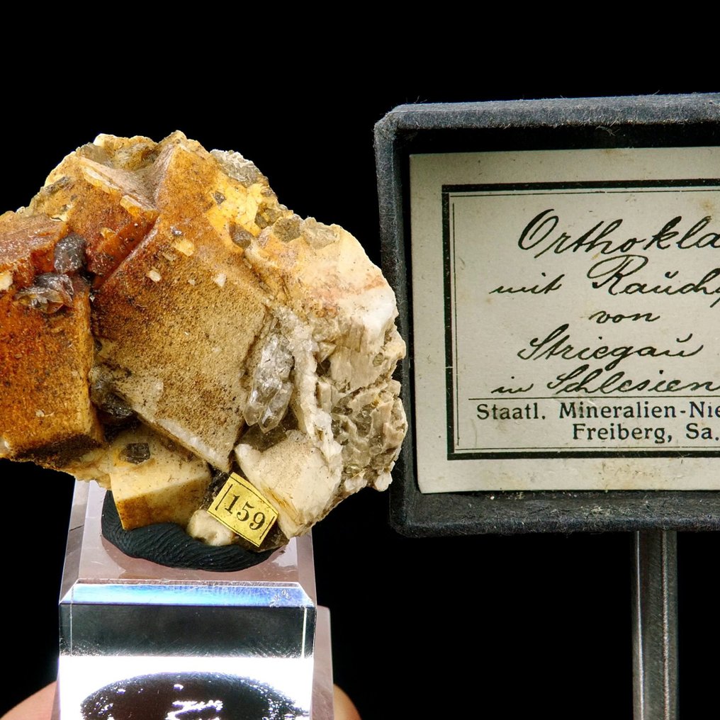 Orthoclase & Smoky Quartz - Strzegom, Silesia, Poland - Height: 4.6 cm - Width: 4 cm- 29 g #1.0