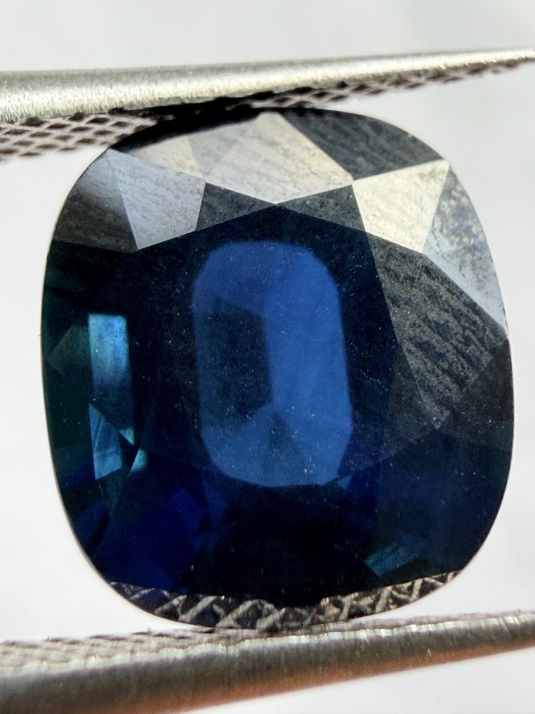 Kék Zafír - 5.47 ct - Antwerpeni Drágakővizsgálati Laboratórium (ALGT) #1.0