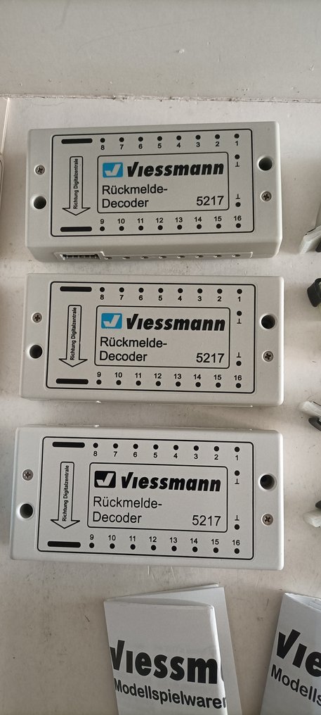 Viessmann H0 - 5217 - 電子控制單元 (3) - 包括电缆和固定材料；三件 Rückmeldedecoder，带包装和配件。 #1.0
