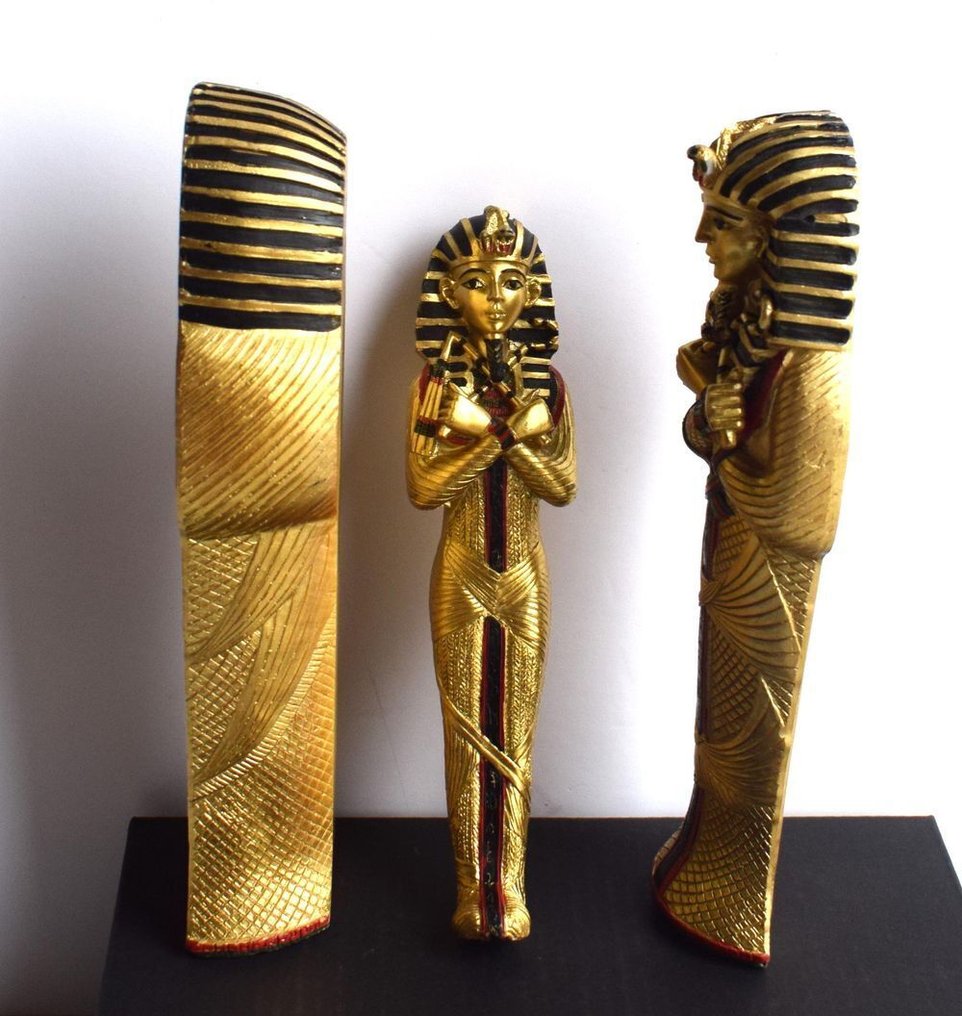 Temasamling - Figur i polykromt materiale, 17 cm, Tutankhamons sarkofag #4.3