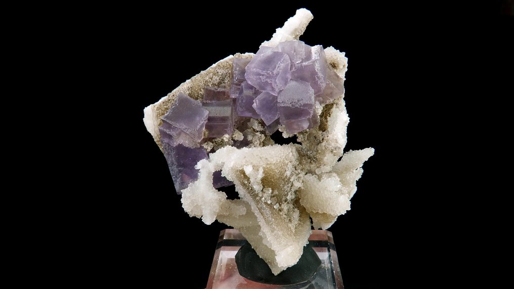 Φθορίτης σε θραύσματα χαλαζία Ορυχείο La Collada, Αστουρία, Ισπανία - Ύψος: 10.8 cm - Πλάτος: 9.5 cm- 238 g #3.2