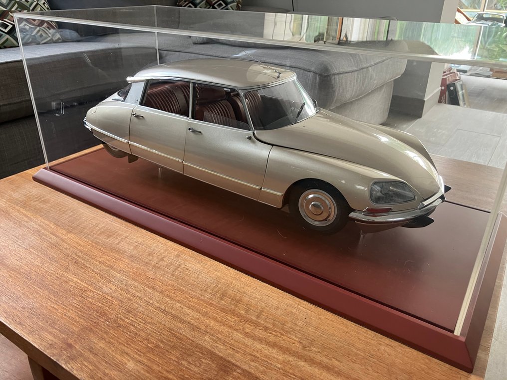 Altaya 1:8 - Modellbil - Citroën DS 21 Pallas #1.0