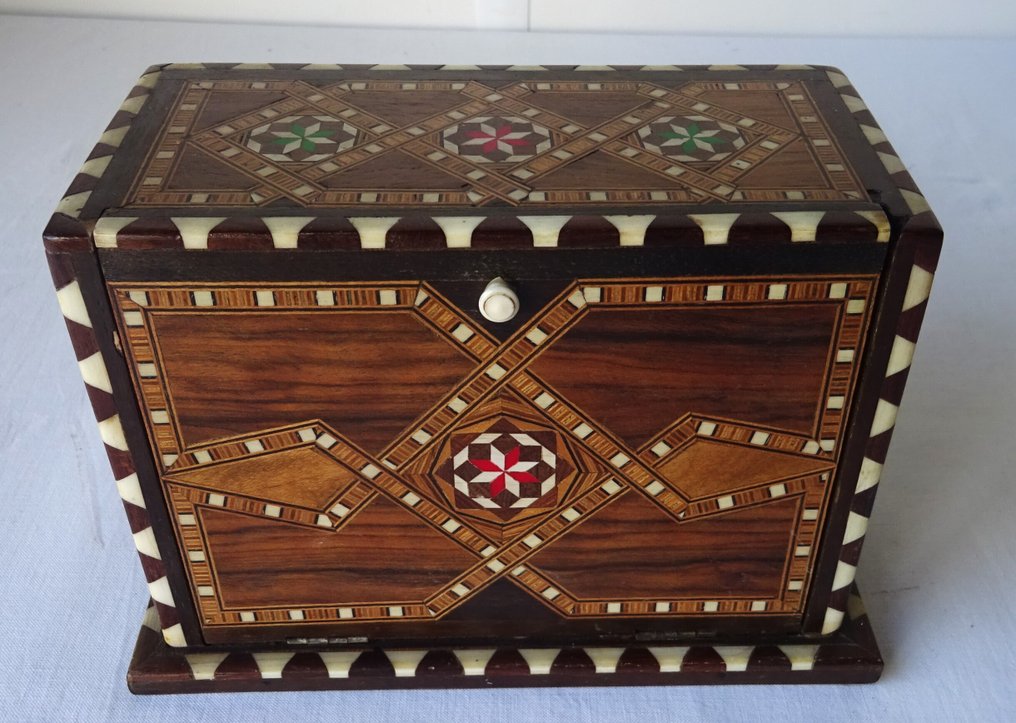 Κουτί τσιγάρων - Μαρκουτερία διάφορα είδη ξύλου. - κουτί τσιγάρων #1.0