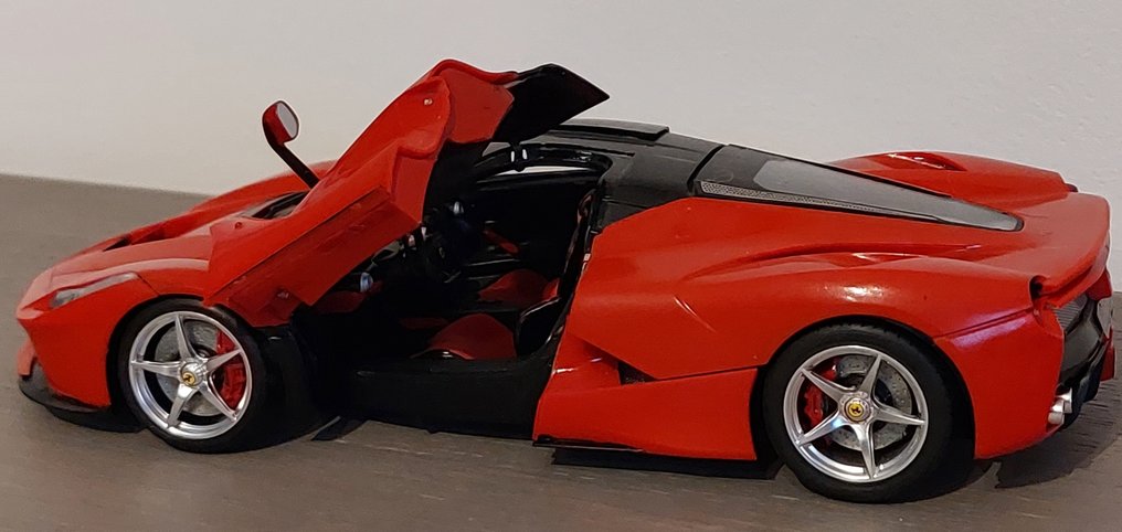 Tamiya 1:24 - Model car - Ferrari LaFerrari #3.2