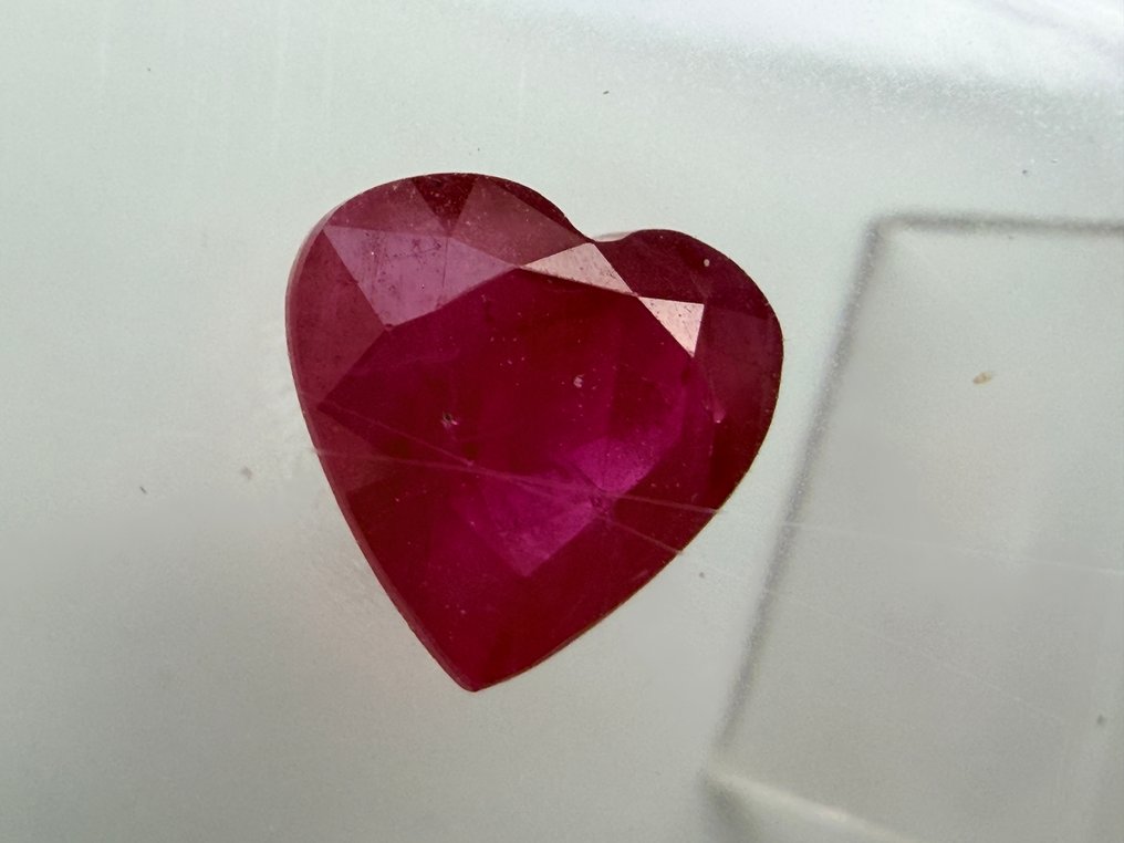 紅色 紅寶石  - 1.10 ct - Antwerp Laboratory for Gemstone Testing (ALGT) - 鲜明/深红 #1.0