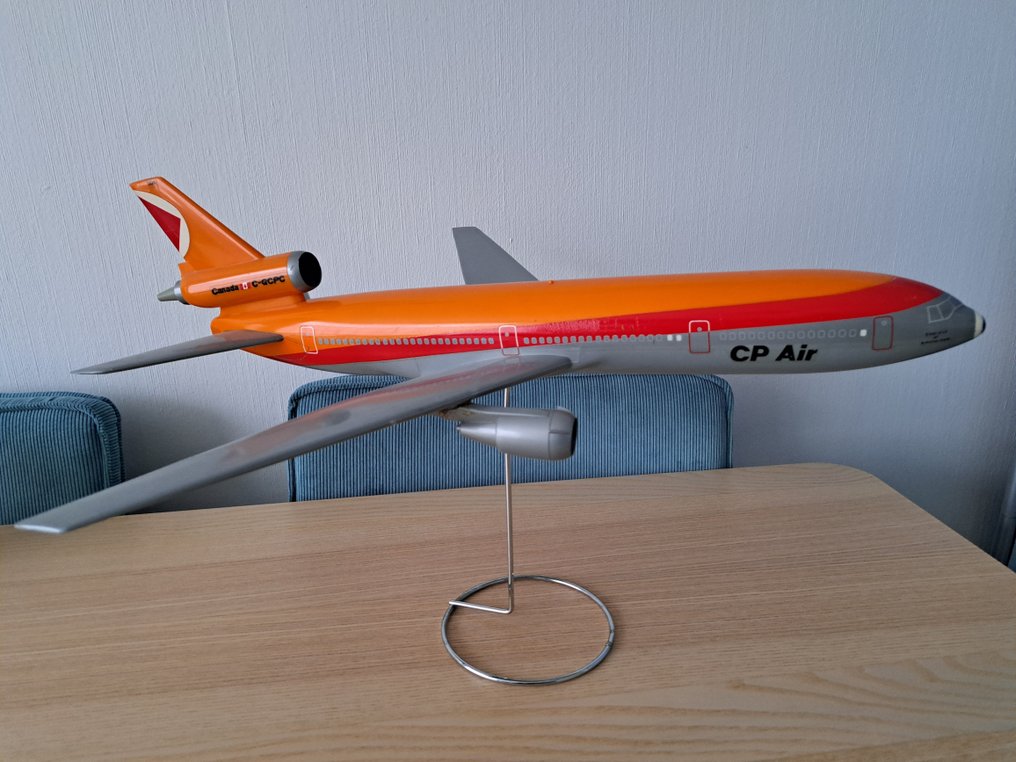 Fratelli Cesana 1:100 - Modelfly - CP Air DC-10 #1.0
