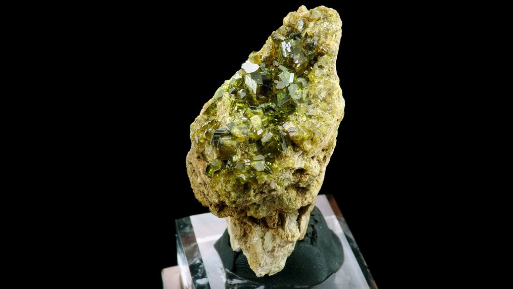 Vesuvianite - Hamrefjell, Øvre Eiker, Buskerud, Norvegia - Altezza: 4.5 cm - Larghezza: 2.8 cm- 74 g #2.1