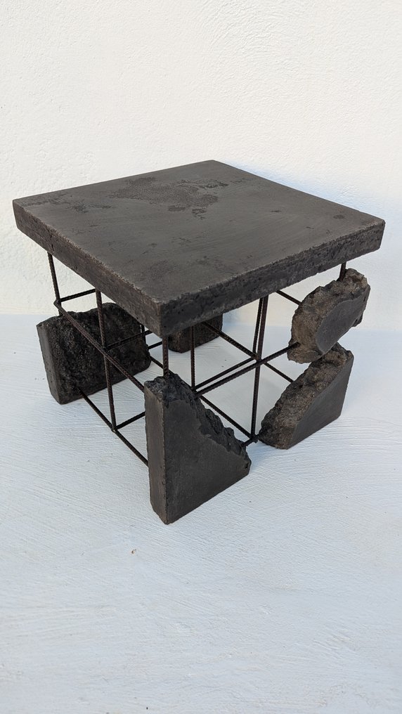 Wallavibe - D.B - Dohányzóasztal - Mesa cubo M - Segéd - Szoborszerű bútor #1.0