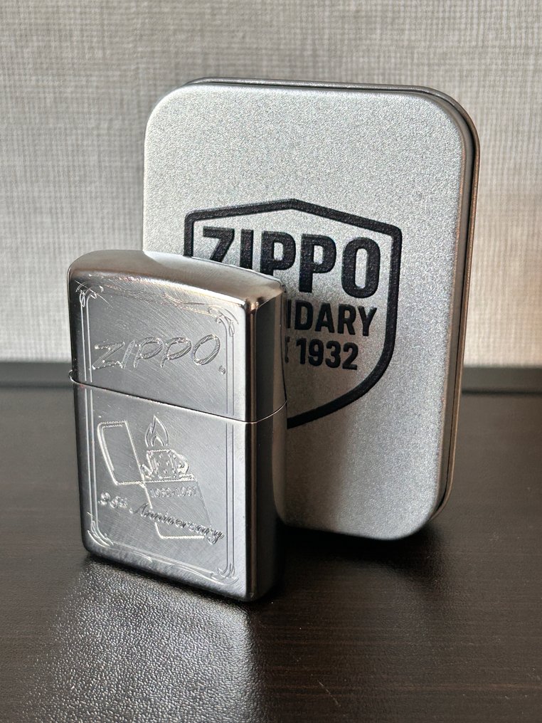 Zippo - D18 - 25th anniversary engraving official metallic silver Zippo - Sem preço de reserva - Isqueiro - Aço #1.0