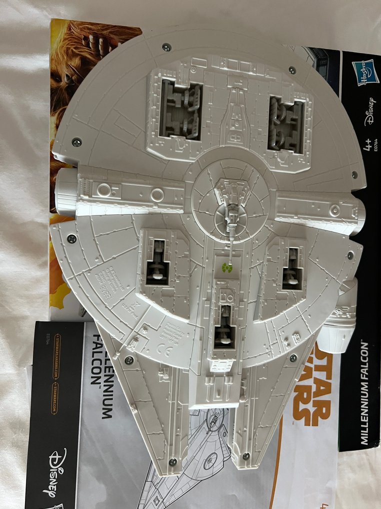 Hasbro - Toy Millennium Falcon e mais - U.S. #1.0
